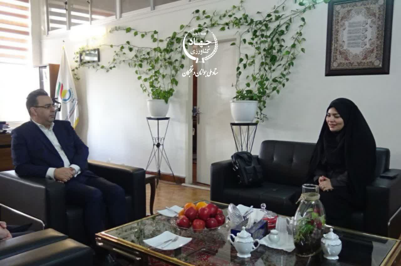 حضور دکتر نوید، مشاور وزیر در امور جوانان و نخبگان و دستیار پژوهش و برنامه ریزی ایشان سرکار خانم دکتر پورجاوید در طرح ارزیابی سلامت